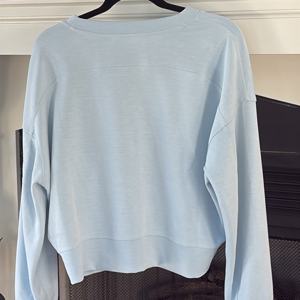 Lululemon - Picture 3 of 3
